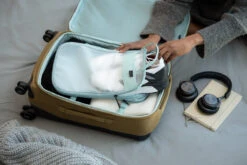 Thule Aion Carry On Spinner Black -Samsonite Store image 1066