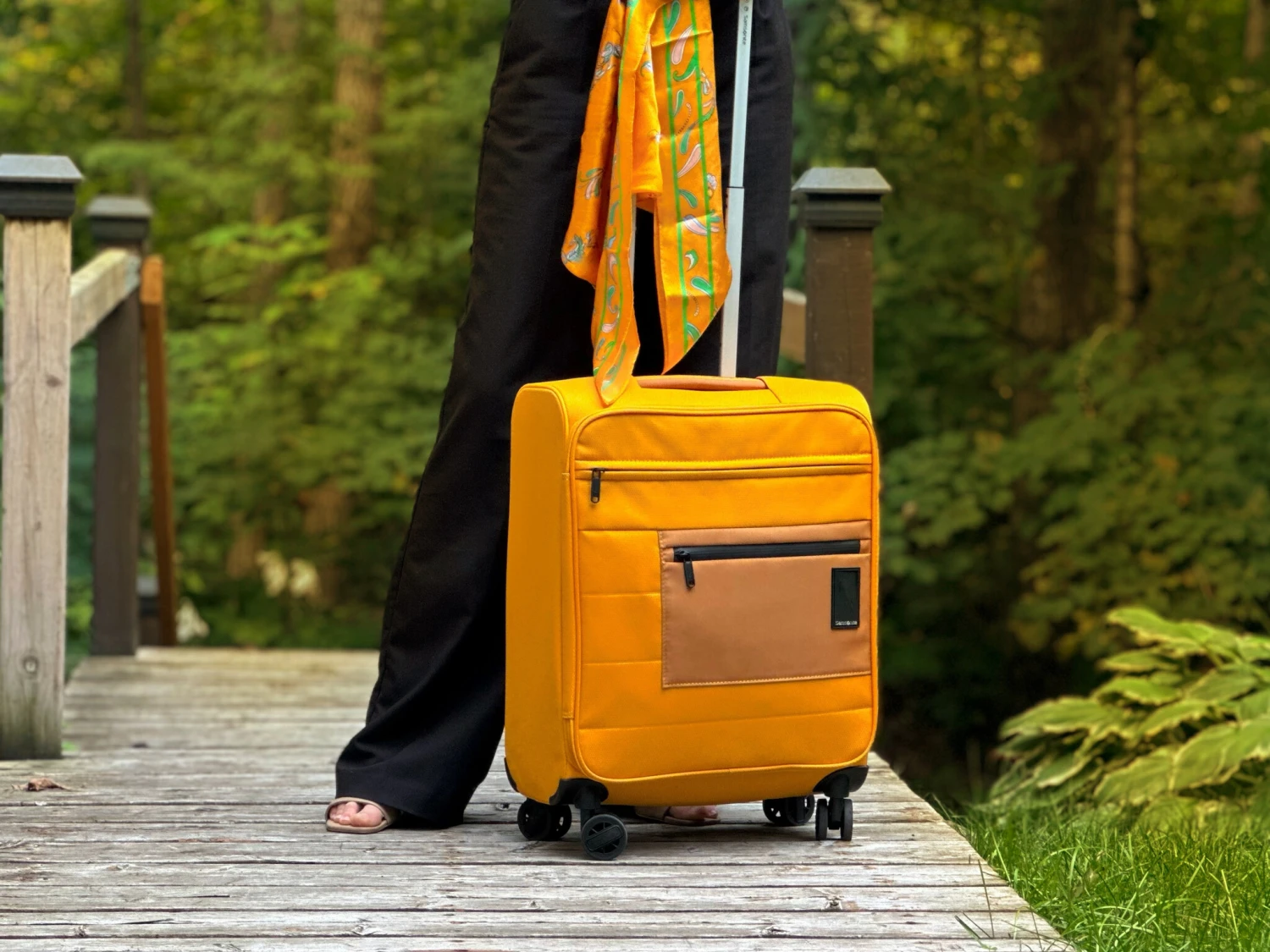 Samsonite Vaycay Carry-On Spinner- Golden Yellow 4 Samsonite Vaycay Carry-On Spinner- Golden Yellow - Image 2